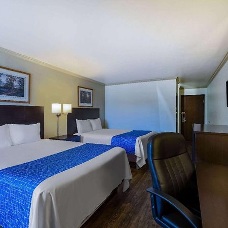 Travelodge By Wyndham Livingston Exteriér fotografie