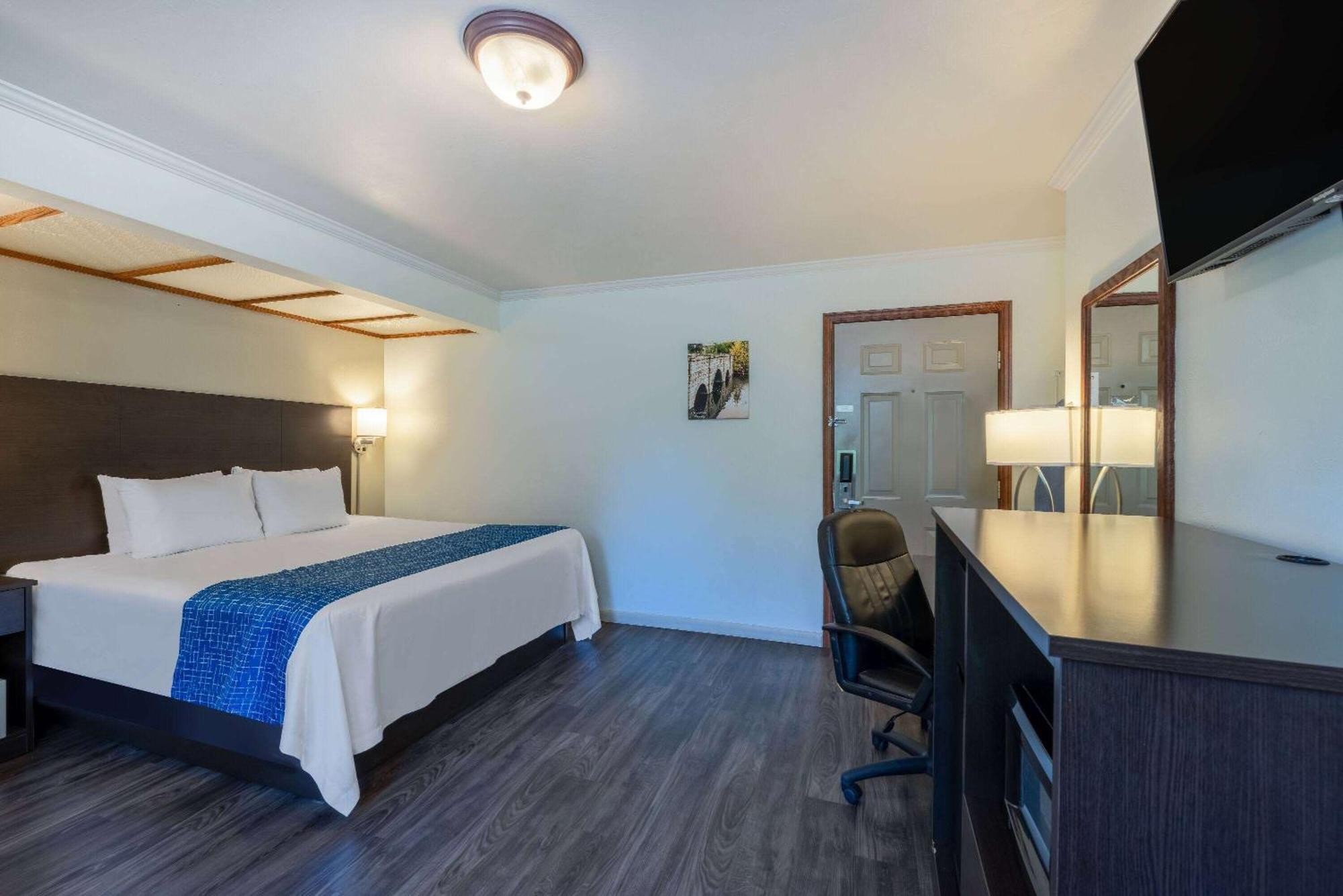 Travelodge By Wyndham Livingston Exteriér fotografie