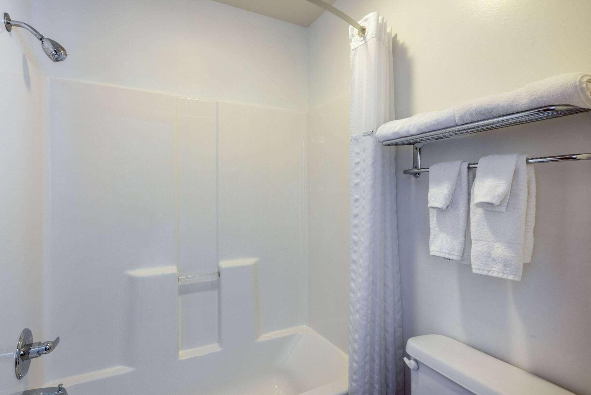 Travelodge By Wyndham Livingston Exteriér fotografie
