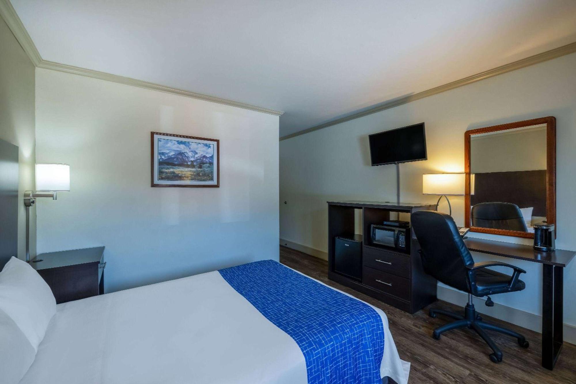 Travelodge By Wyndham Livingston Exteriér fotografie