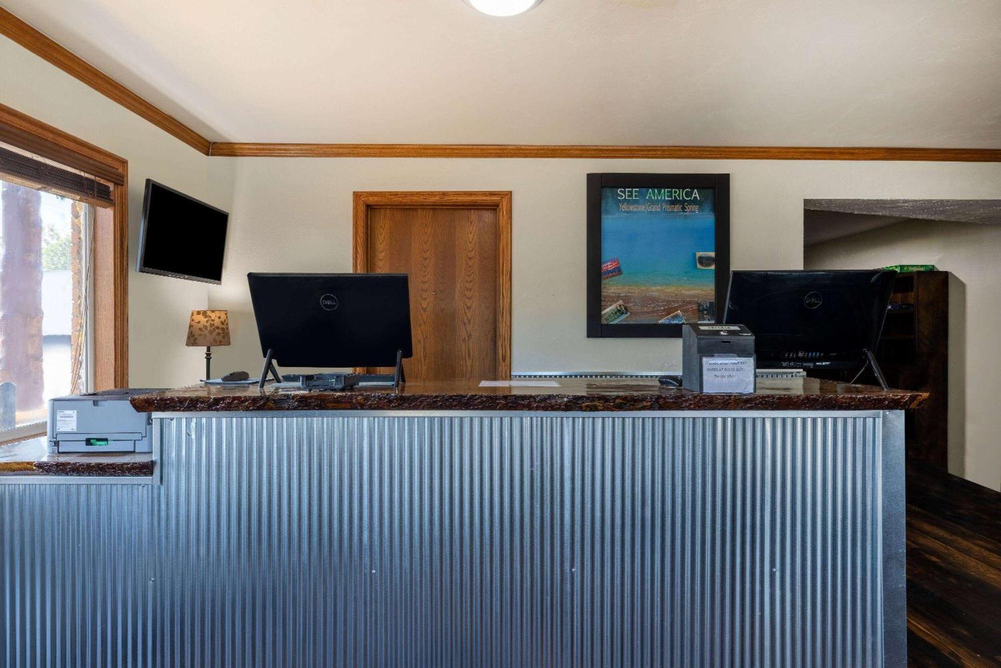 Travelodge By Wyndham Livingston Exteriér fotografie